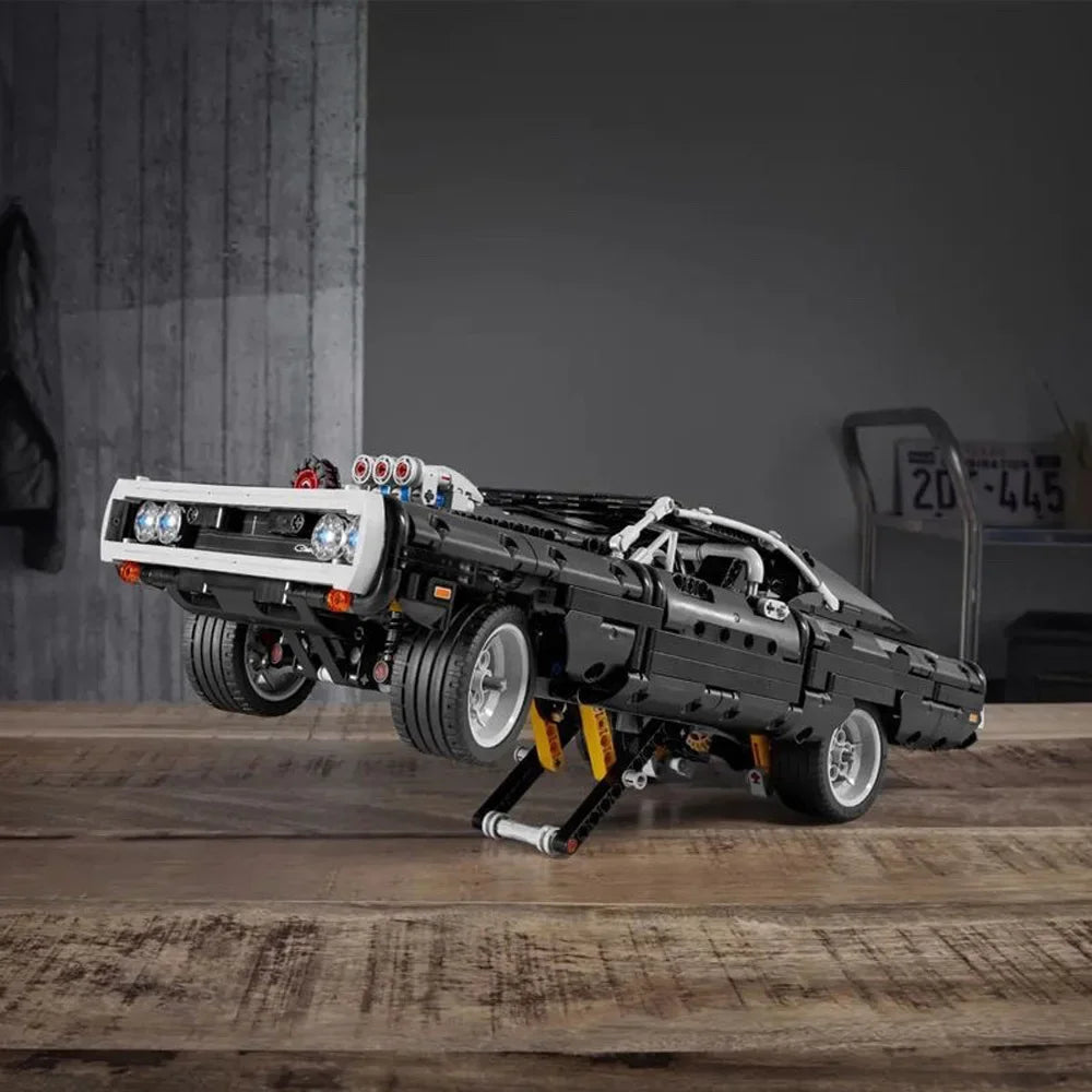 Dodge Charger 70 R/T V&F Technic | 1077 PCS
